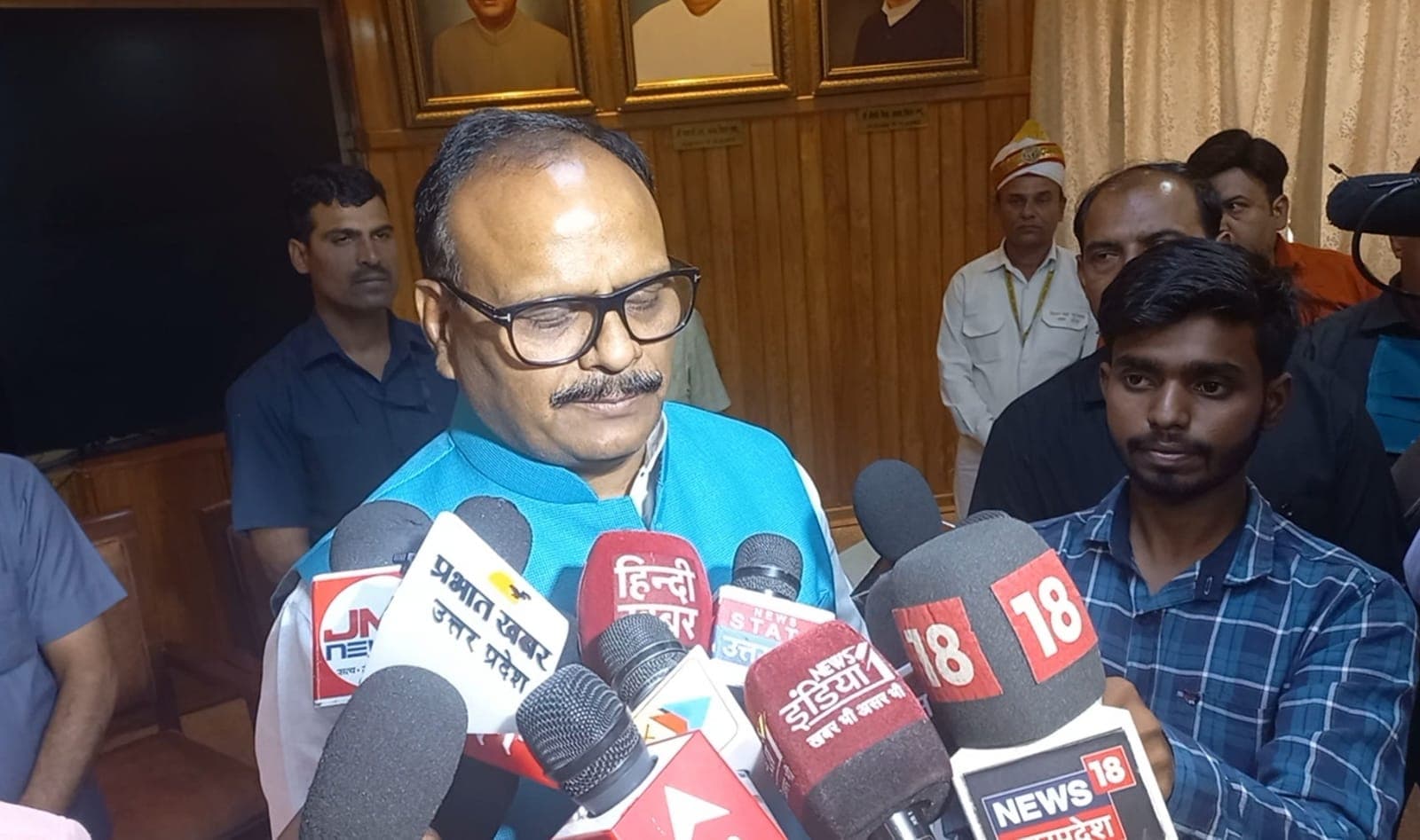 सरकारी अस्‍पतालों में दवाइयों की उपलब्‍धता के लिए सरकार सख्‍त, डिप्‍टी सीएम ब्रजेश पाठक ने दिए निर्देश