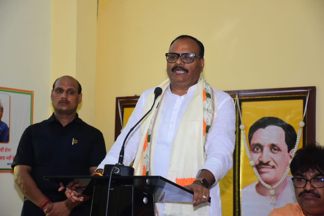 Agra News: दो दिवसीय दौरे पर आगरा आएंगे डिप्टी CM बृजेश पाठक, कार्यकर्ताओं से लेंगे अधिकारियों का फीडबैक