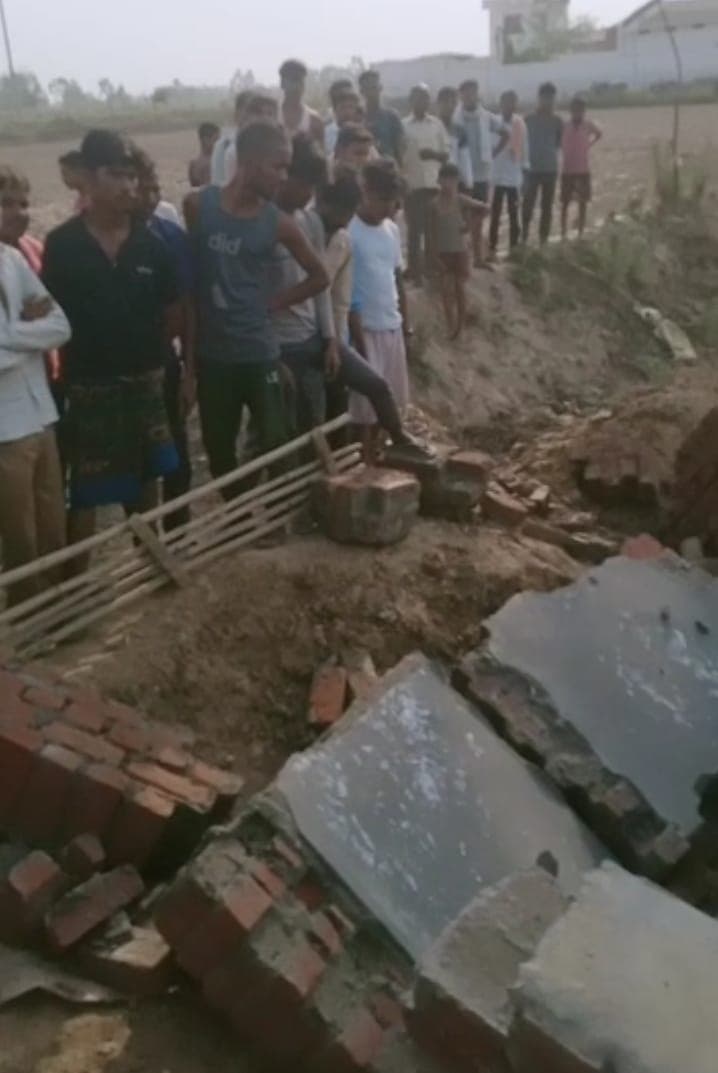Bareilly में सेफ्टी टैंक की दीवार गिरने से तीन बच्चों की मौत, एक की हालत गंभीर, गांव में छाया मातम