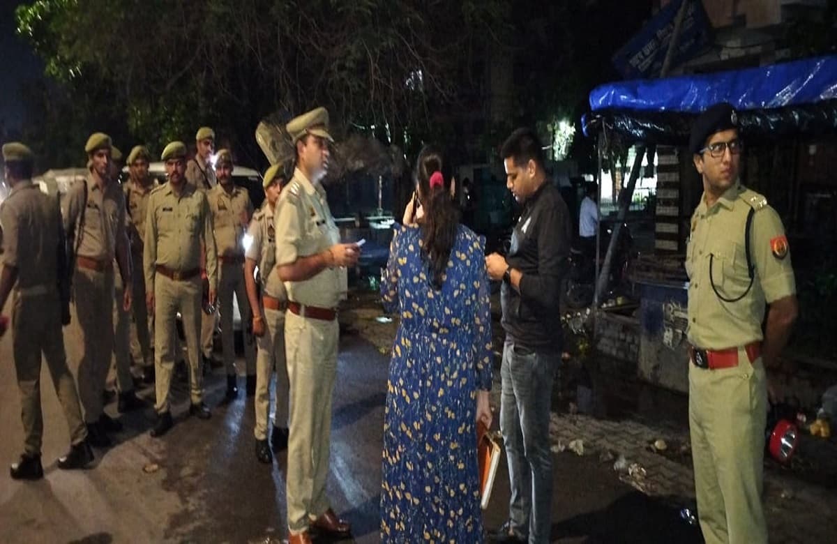 बरेली में सपा नेता की दबंगई, मंदिर के अंदर युवक को दौड़ा-दौड़ाकर पीटा, वीडियो वायरल