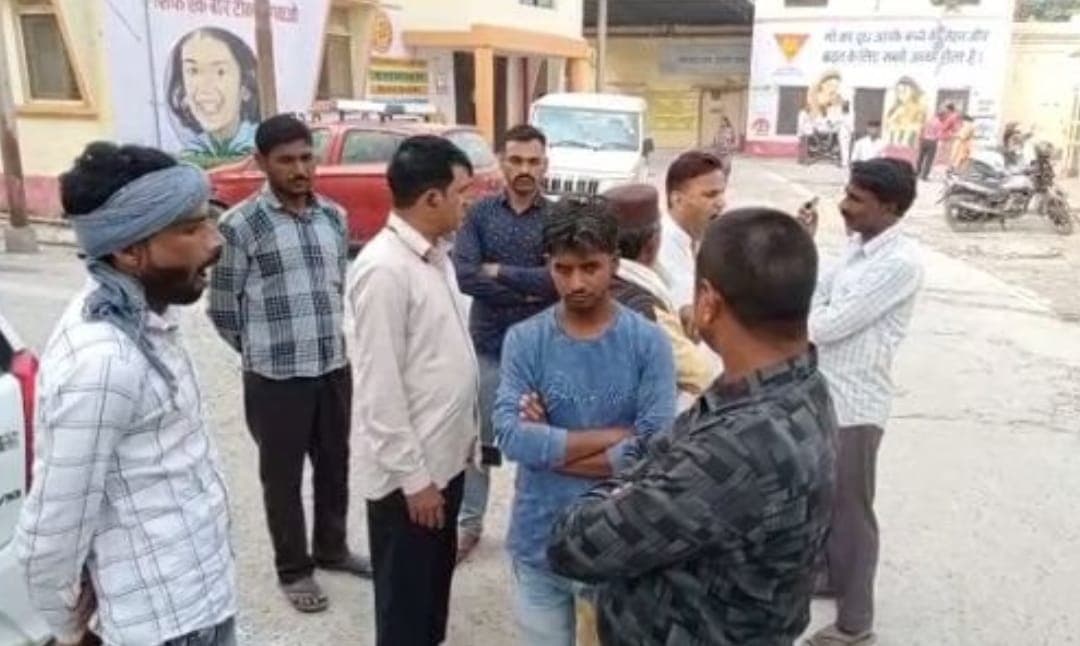 Bareilly News: बरेली में कार की टक्कर से बाइक सवार दो युवकों की मौत, शादी समारोह से लौटते समय हुआ हादसा