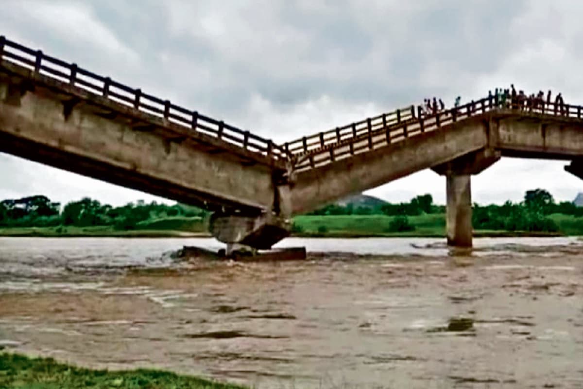 कांची नदी पर बने पुल धंसने के मामले में 2 साल बाद भी कार्रवाई नहीं, दोषियों के नाम अब तक नहीं भेजा गया