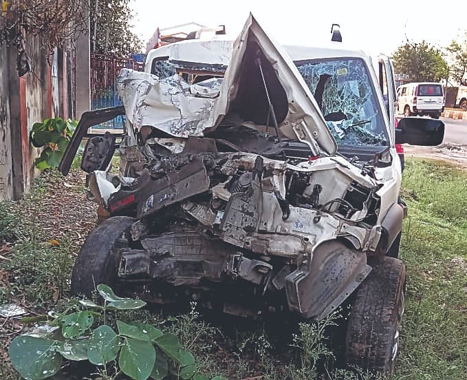 ईद मनाने बिहार से आ रहे थे बोकारो, सड़क हादसे में एक ही परिवार के दो लोगों की मौत, तीन घायल