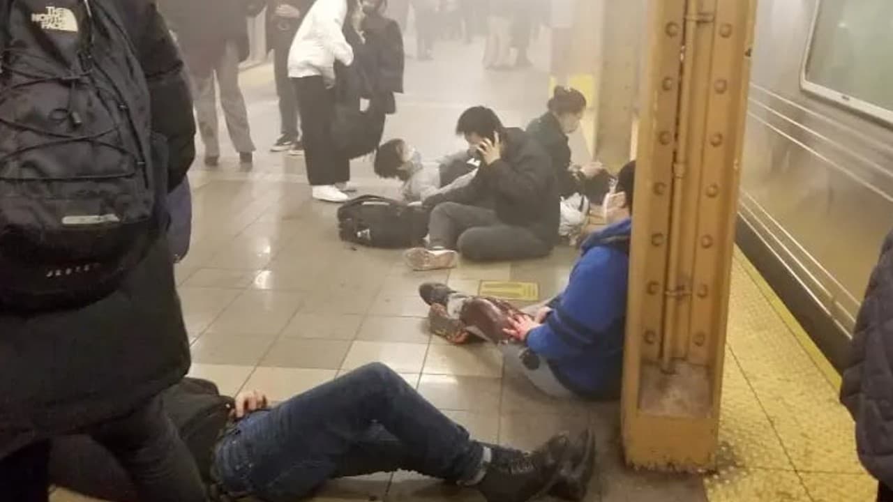 America Shooting: अमेरिका में फिर मौत का तांड़व, वॉलमार्ट स्टोर में ताबड़तोड़ फायरिंग, 10 लोगों की गई जान