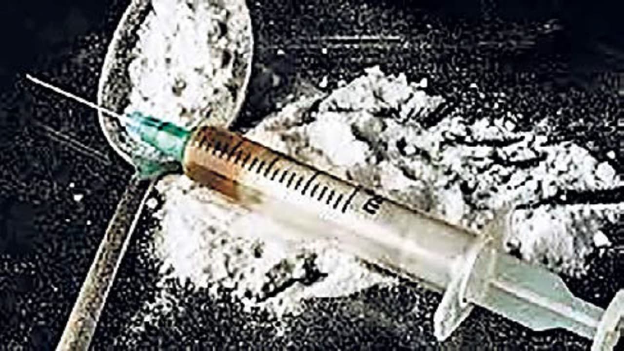 ब्राउन शुगर की दलदल में फंसता जा रहा जमशेदपुर का युवा, सप्लायर स्कूल कॉलेज के छात्रों को करते हैं टारगेट