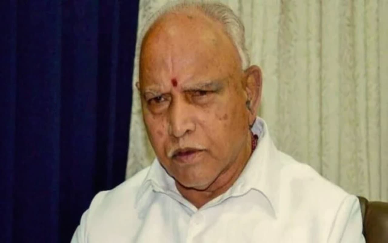 Karnataka: ‘डिस्पोजेबल टिश्यू पेपर की तरह हो रहा येदियुरप्पा का इस्तेमाल’, कांग्रेस ने किया बीजेपी पर हमला