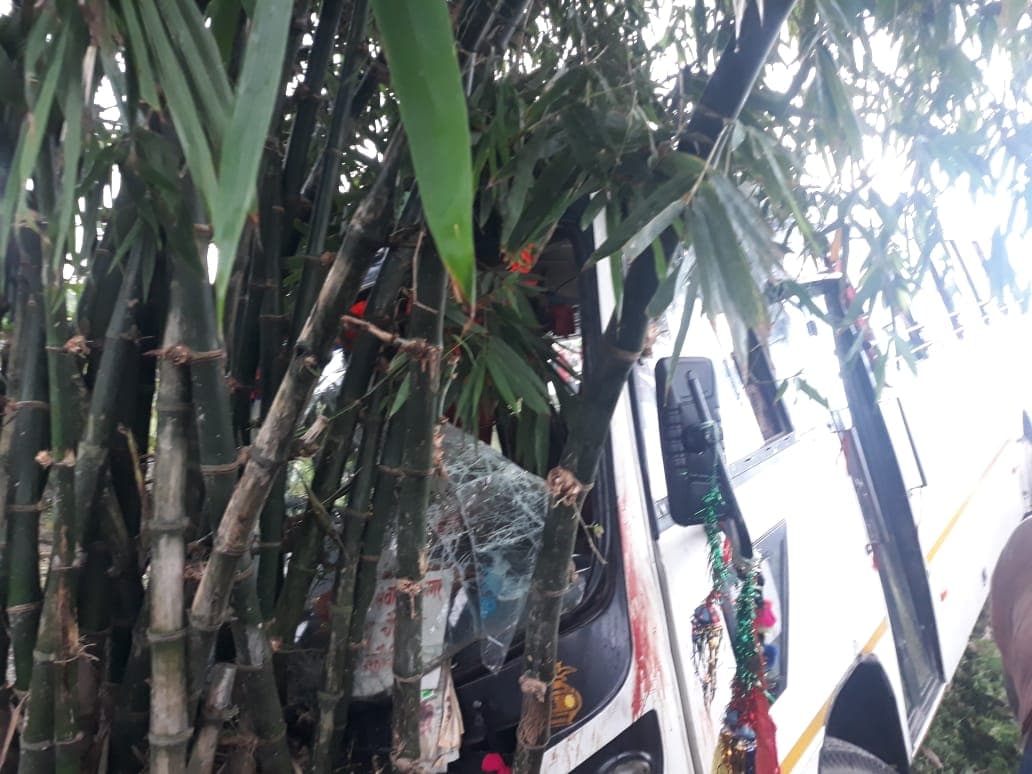 Bihar News बस दुर्घटना में साईकिल चालक की मौत , तीन दर्जन से अधिक सवार जख्मी