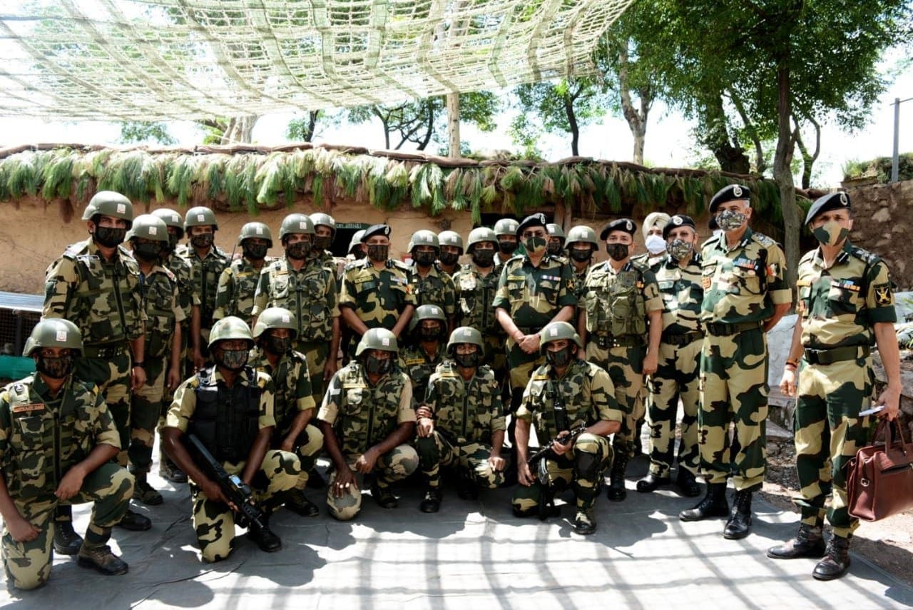 पश्चिम बंगाल : केंद्रीय सुरक्षा वाहिनी को स्कूलों की जगह ऑडिटोरियम या अन्य स्थानों पर ठहराया जाए, शिक्षक संगठनों की पुरजोर मांग