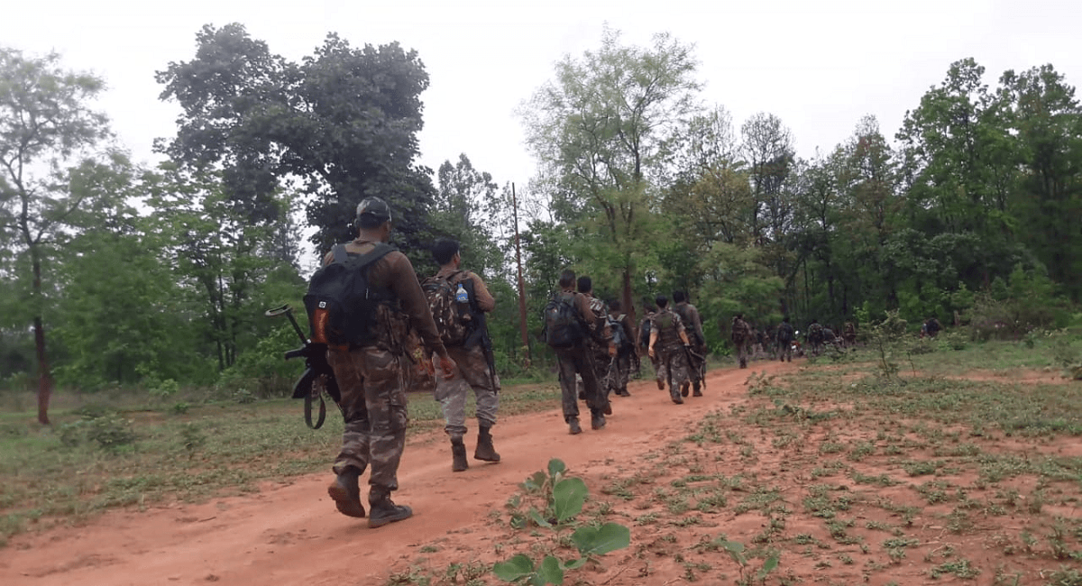 झारखंड के इन 800 गांवों में दबदबा रखने वाले नक्सली आखिर गढ़वा के बूढ़ा पहाड़ तक कैसे सिमट गये