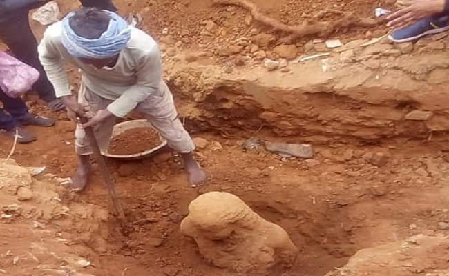 भागलपुर में मिली पाल कालीन प्रतिमा, जानें खुदाई के दौरान मिली साढ़े छह फीट ऊंची प्राचीन मूर्ति का राज