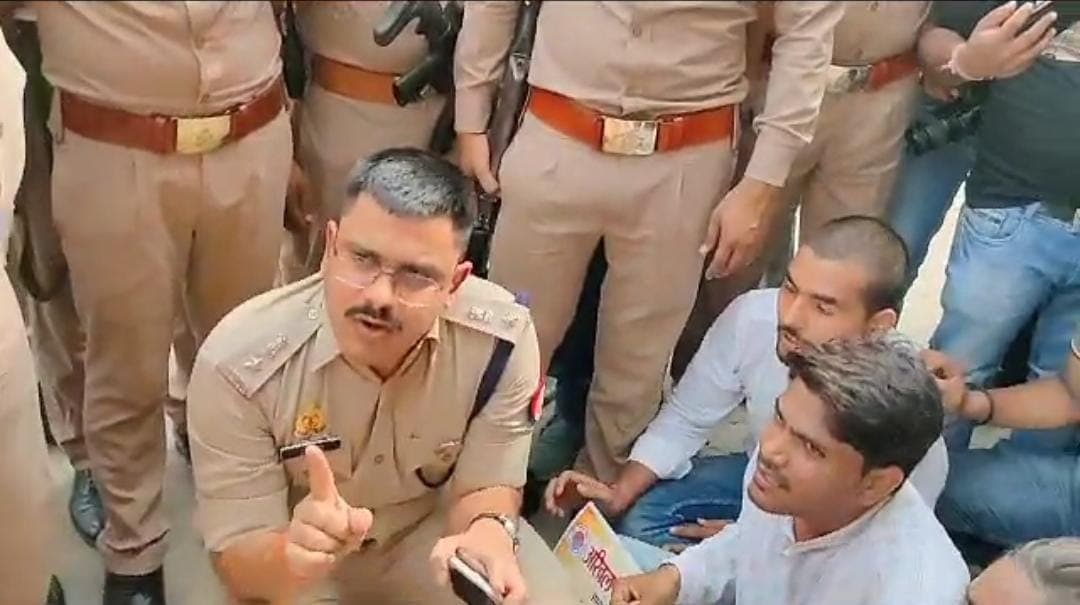 आगराः ABVP से जुड़ी छात्रा के साथ मारपीट और छेड़छाड़ करने वाला आरोपी गिरफ्तार, जानें पूरा मामला