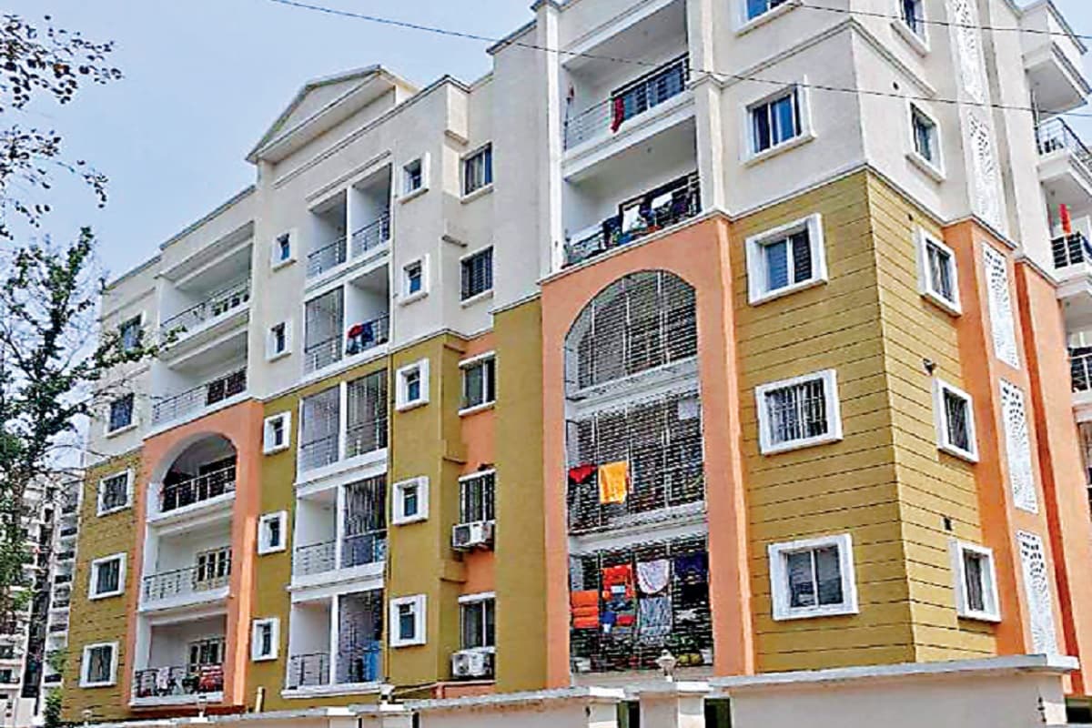 हरिओम टावर रेसीडेंसी अपार्टमेंट रांची: 2 साल में पड़ने लगी दिवारों में दरारें, पार्किंग का भी नहीं हुआ बंटवारा