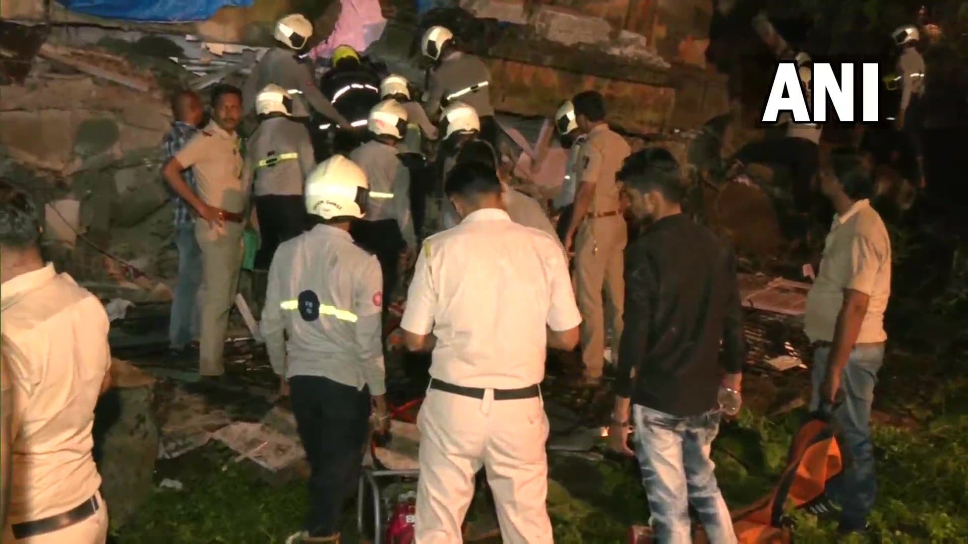 Mumbai Building Collapse: 3 हुई मृतकों की संख्या, जर्जर इमारत को गिराने का BMC ने दिया था नोटिस