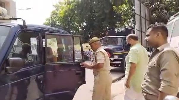 UP News: बुलंदशहर के रिटायर डीएसपी रणधीर सिंह ने कोर्ट में किया सरेंडर, 25 हजार रुपये का था इनाम