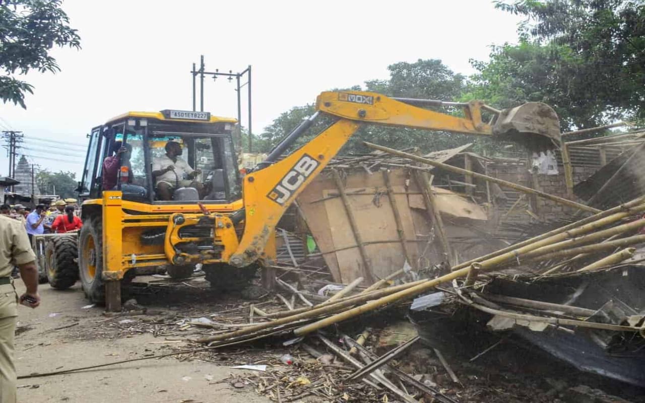 Video: पटना में बुलडोजर एक्शन देखिए, इस इलाके के सभी अवैध मकान भी होंगे जमींदोज
