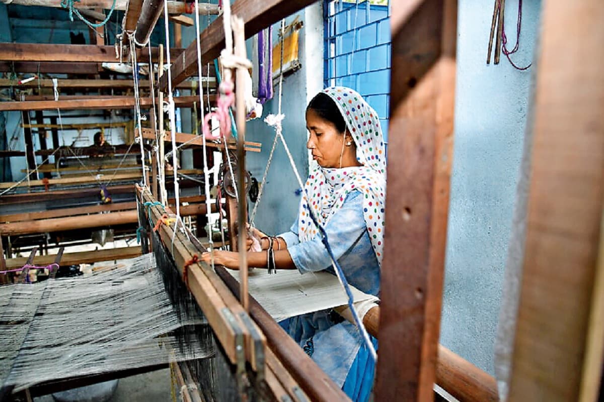 झारखंड: संकट में गांधी के सपनों में बसनेवाले बुनकर, जूझ रहे हैं आर्थिक तंगी से, कभी पलता था लाखों लोगों का पेट