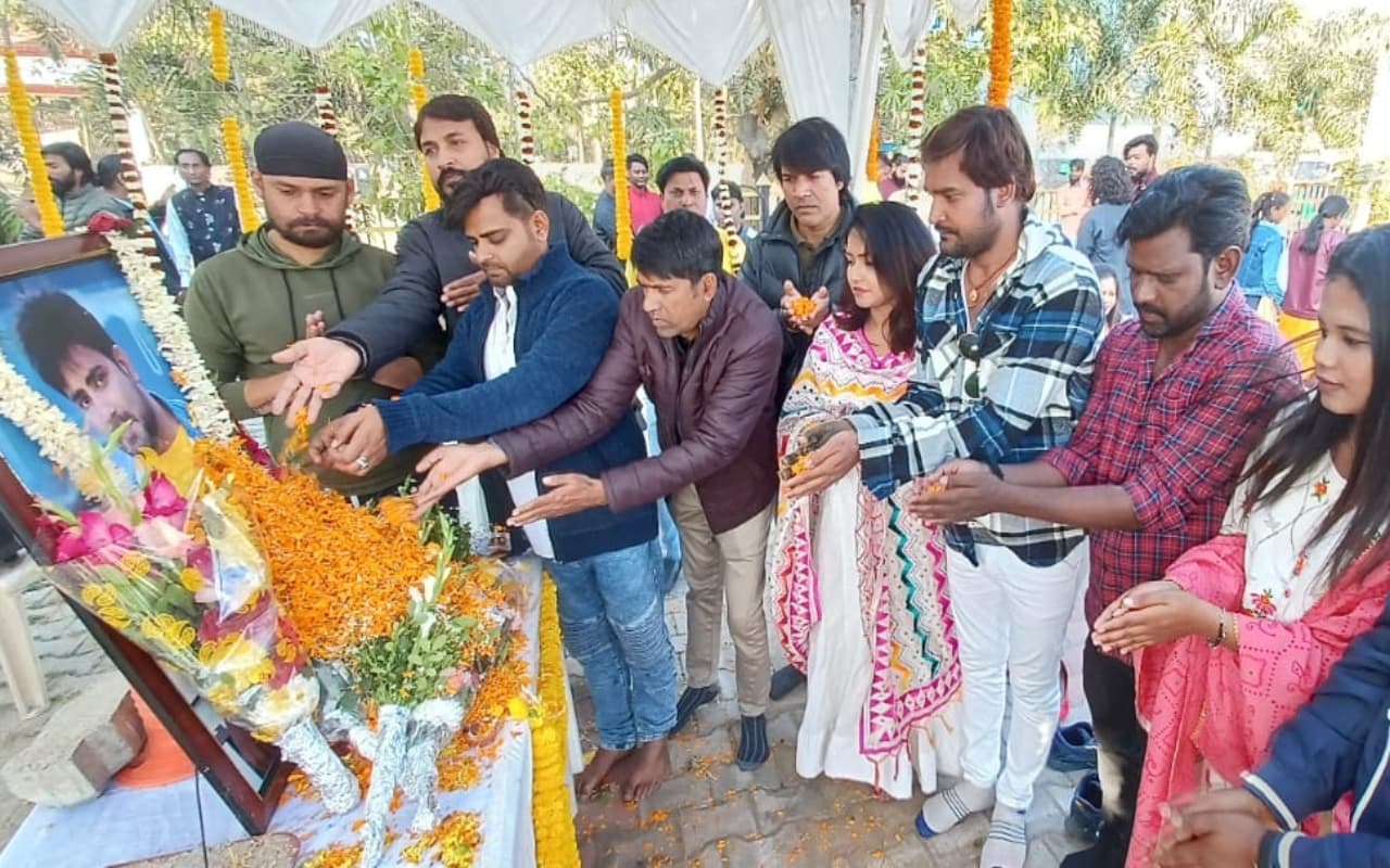 झॉलीवुड एक्टर बंटी सिंह की पहली पुण्यतिथि पर भावुक हुए साथी कलाकार, रांची में इस तरह दी श्रद्धांजलि