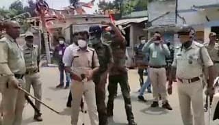 पांचवें चरण की वोटिंग के बीच बर्दवान में भिड़े TMC और BJP,पत्थरबाजी, उतरी रैफ