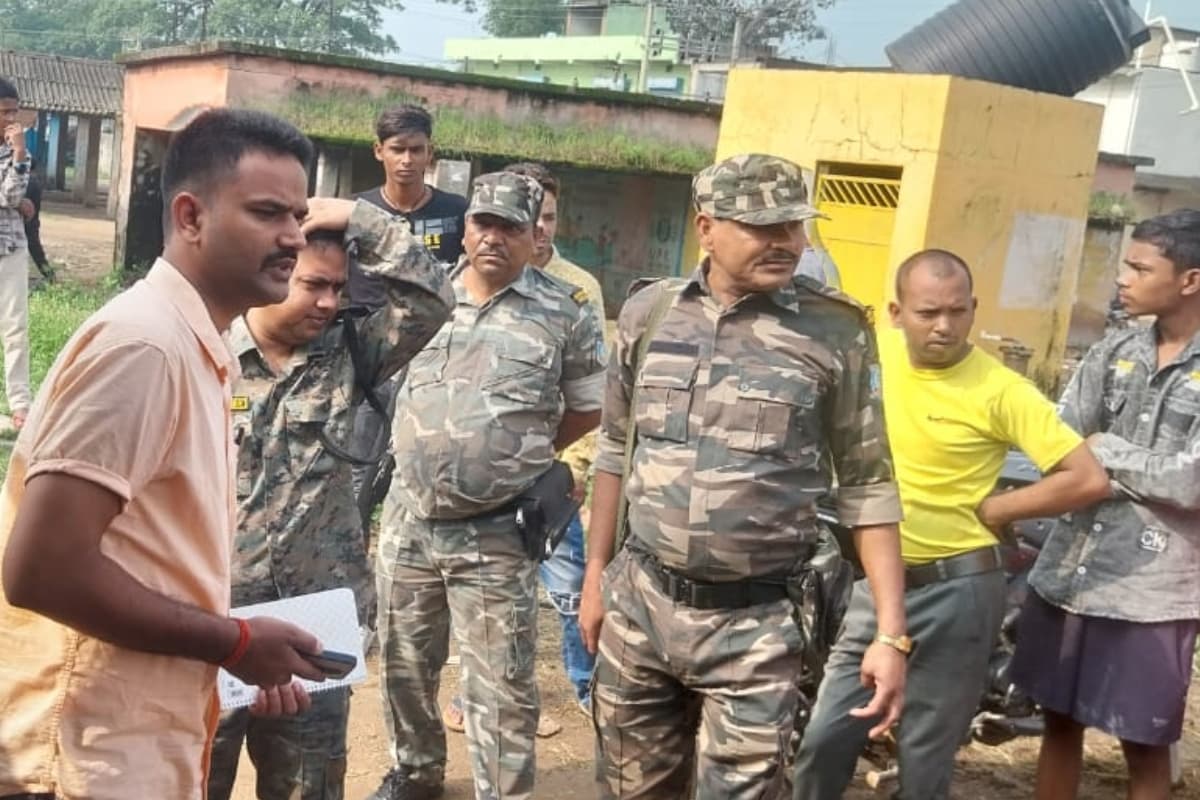 झारखंड: दुस्साहस! घर के बाहर अखबार पढ़ रहे झामुमो नेता फलिंद्र मुंडा को अपराधियों ने मारी गोली, बाल-बाल बचे