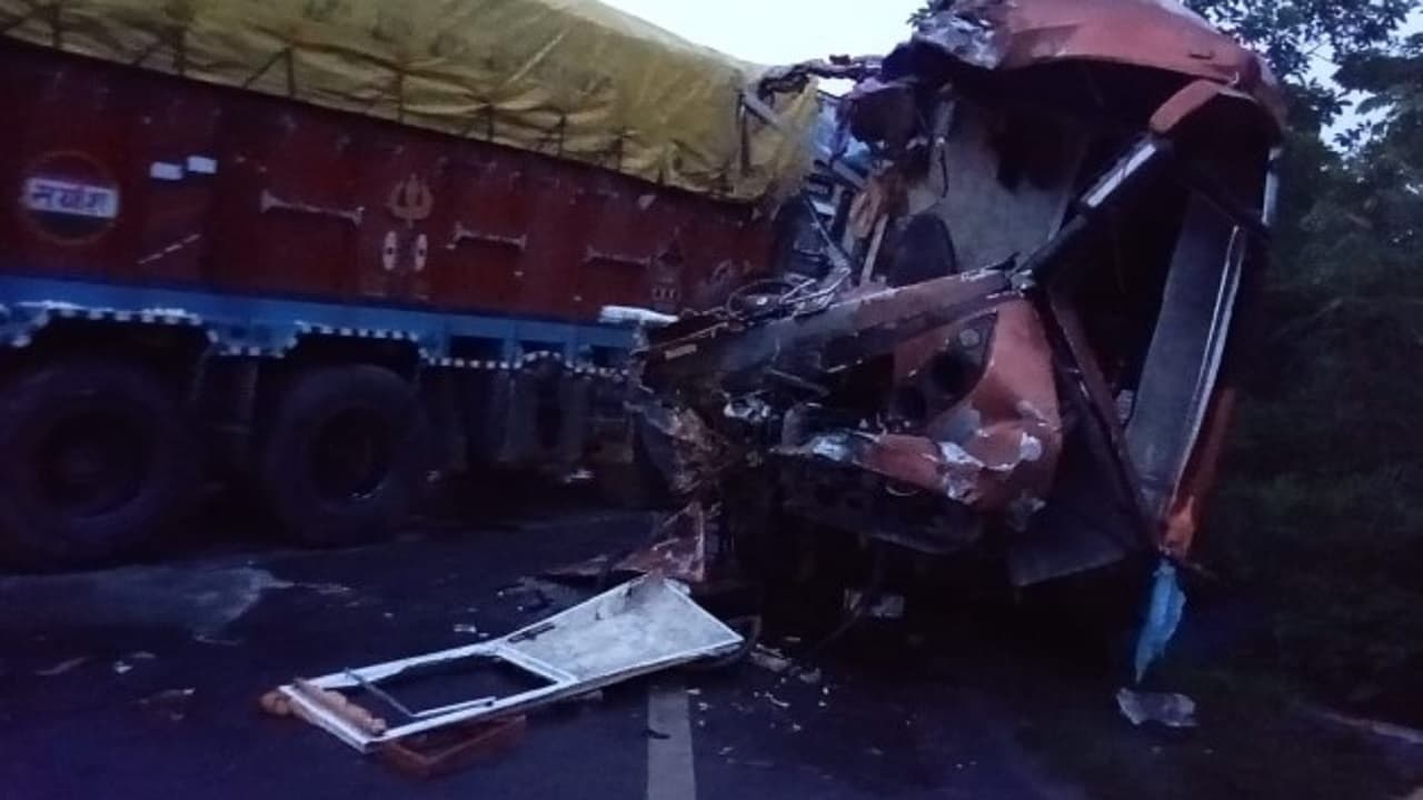 महाराष्ट्र राज्य सड़क परिवहन निगम ने हड़ताल को लेकर कुल 2053 कर्मियों को किया निलंबित