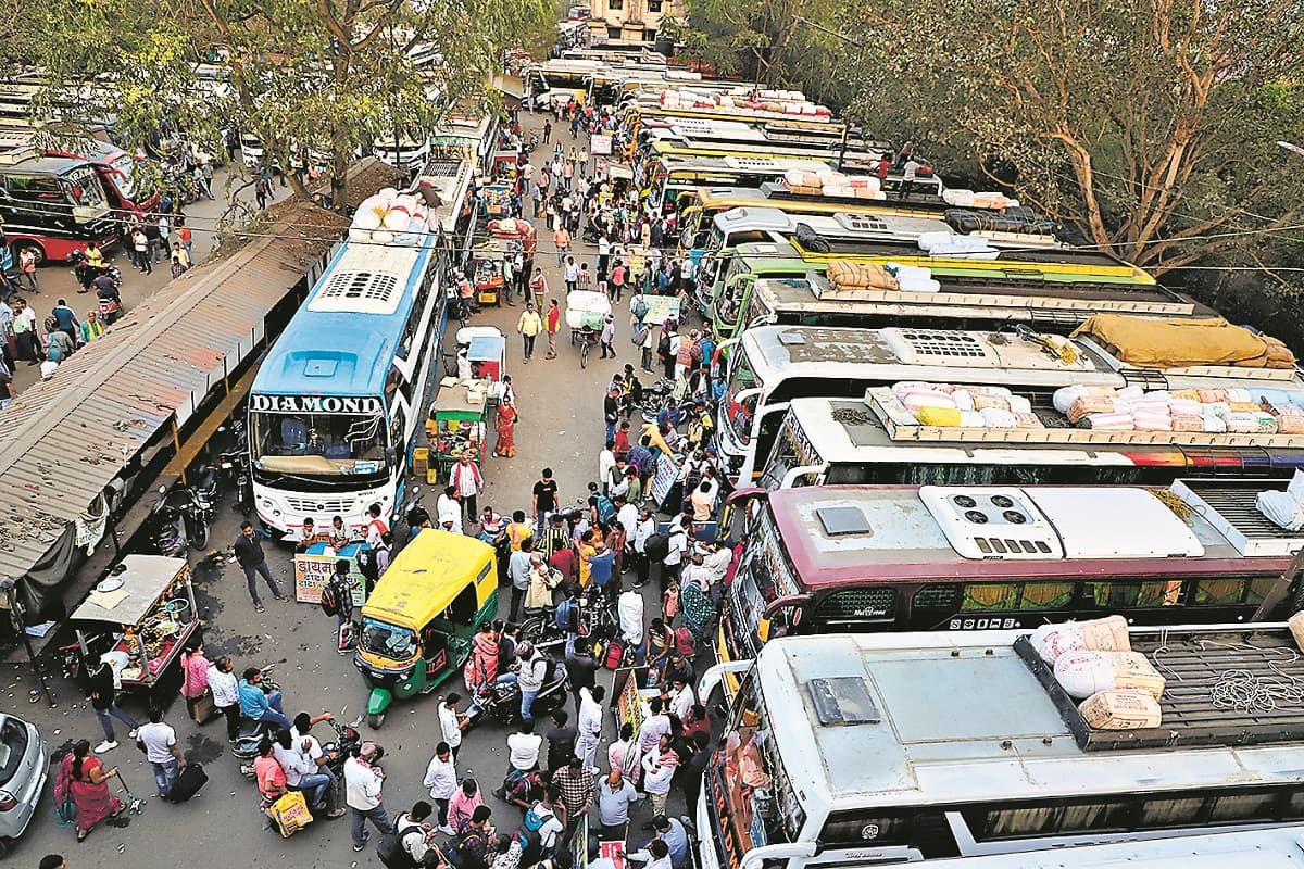 पश्चिम बंगाल : धर्मतला बस स्टैंड के स्थानांतरण के लिए पांच जगहों को किया चिह्नित, रखी जायेंगी 400 बसें