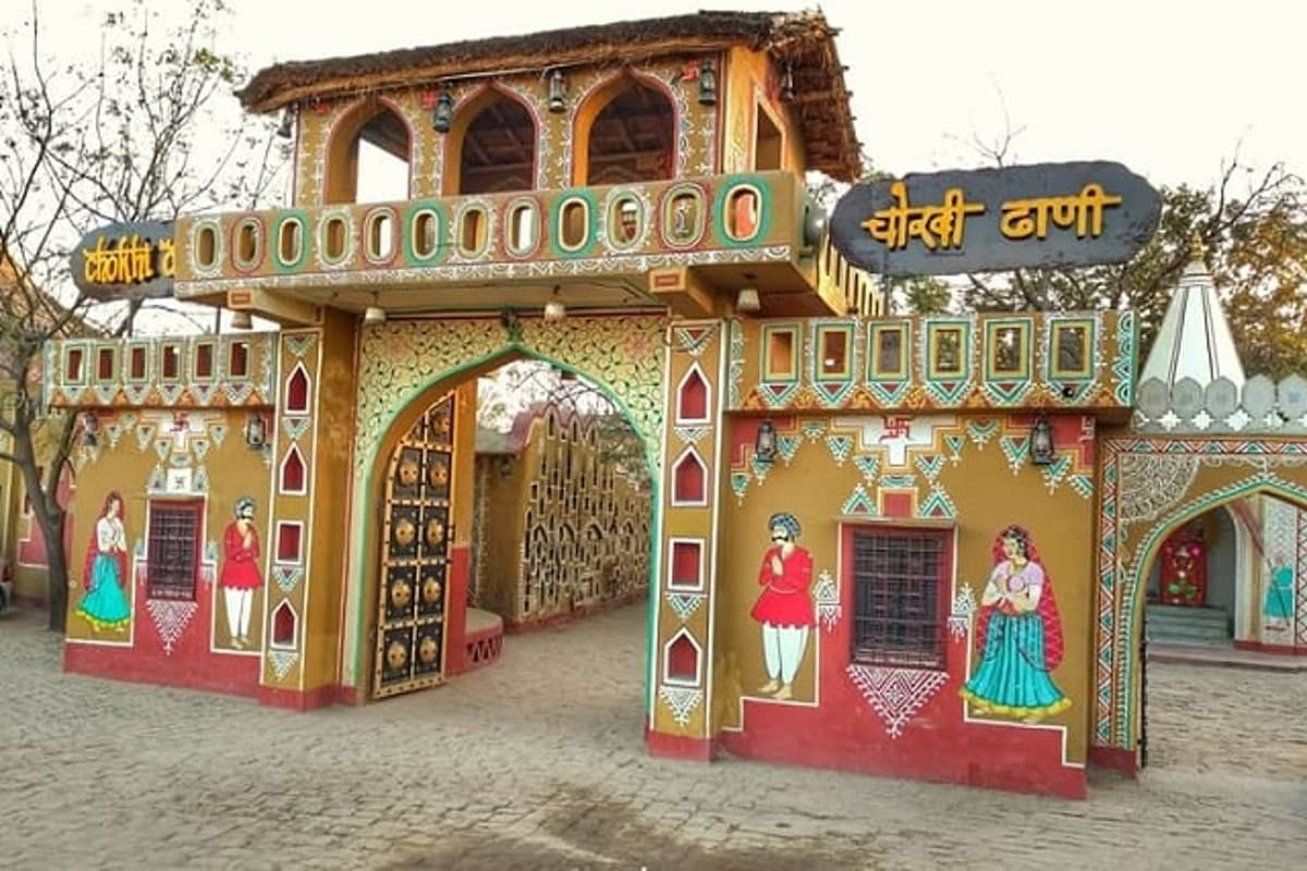 PHOTOS: नोएडा में लेना है राजस्थानी व्यंजनों का स्वाद तो चले आइए ‘चोखी हवेली’, जानें लोकेशन और थाली की कीमत