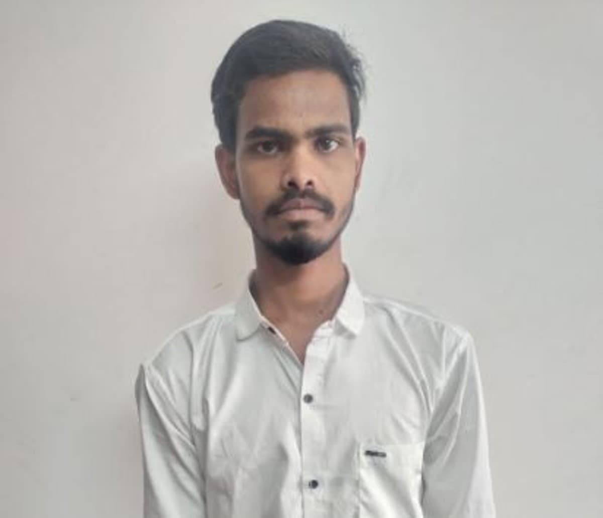 मुंबई में 70 लाख की लूट मामले में कुख्यात बदमाश वाराणसी से गिरफ्तार, 5 हजार रुपए और मोबाइल बरामद