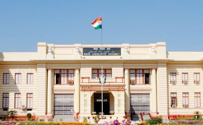 Budget Session 2020 : दारोगा बहाली में धांधली को लेकर विपक्ष का प्रदर्शन, RJD ने दिया कार्य स्थगन