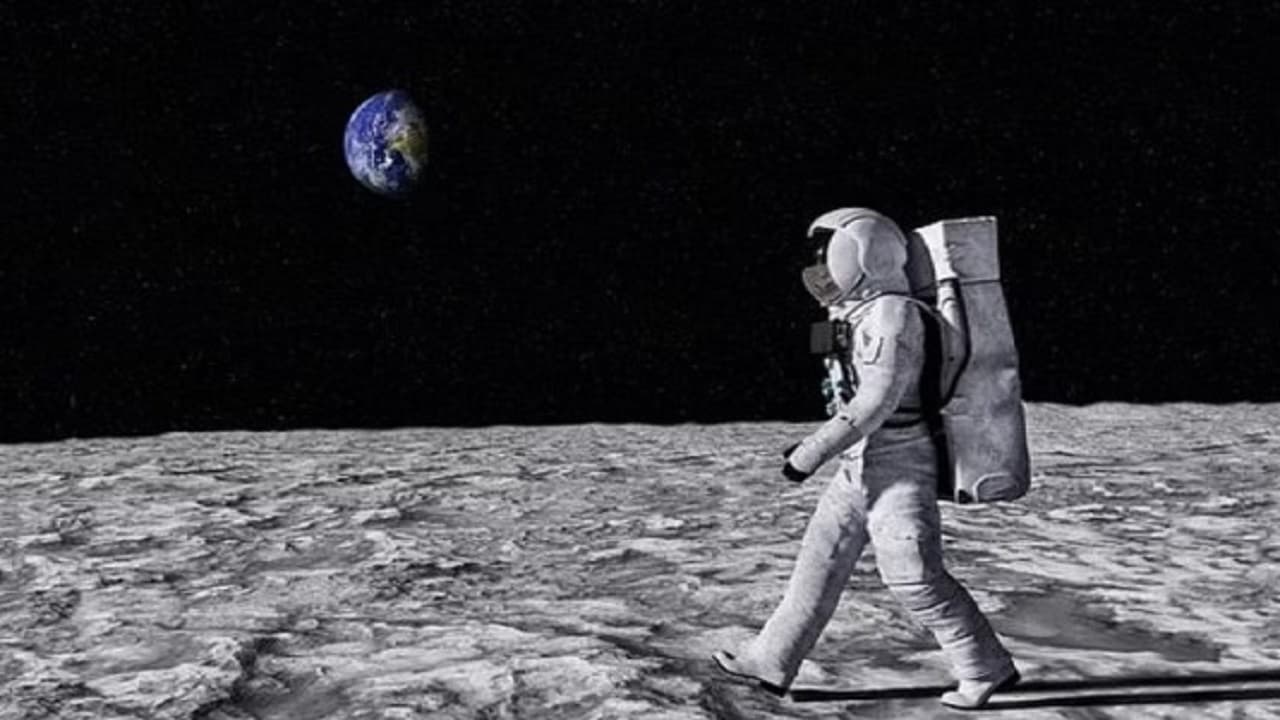 बिहार: भागलपुर में अफसर ने चांद पर खरीद ली जमीन, जानिए कितने में मिला प्लॉट..