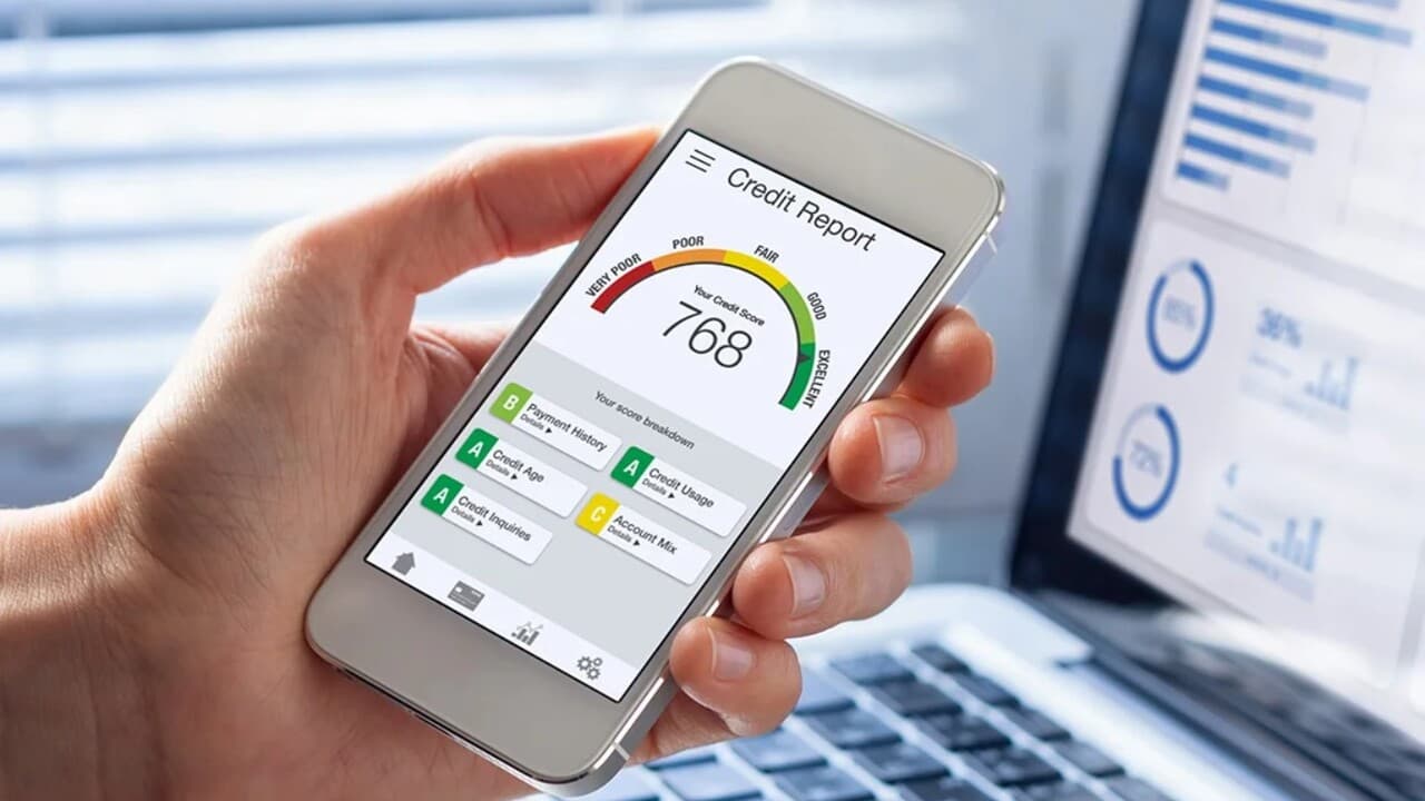 CIBIL Score Tips: सिबिल स्कोर होगा गड़बड़ तो नहीं मिलेगा लोन, जानें कैसे करें सुधार