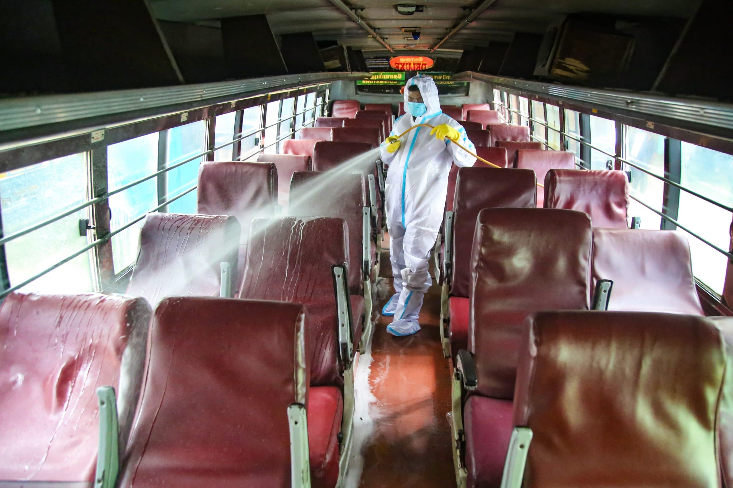 Corona India News : मुंबई में कोरोना के 8,479 नए केस और 53 मौतें, दिल्ली और महाराष्ट्र समेत अन्य राज्यों में जानिए क्या है स्थिति