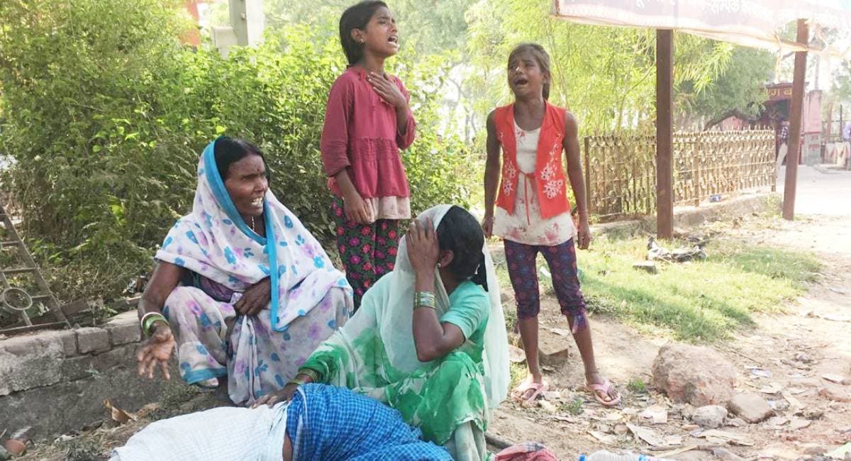 Jamui: गिद्धौर रेलवे स्टेशन के पास साले ने की बहनाेई की हत्या, ग्रामीणों ने पकड़ कर पुलिस को सौंपा