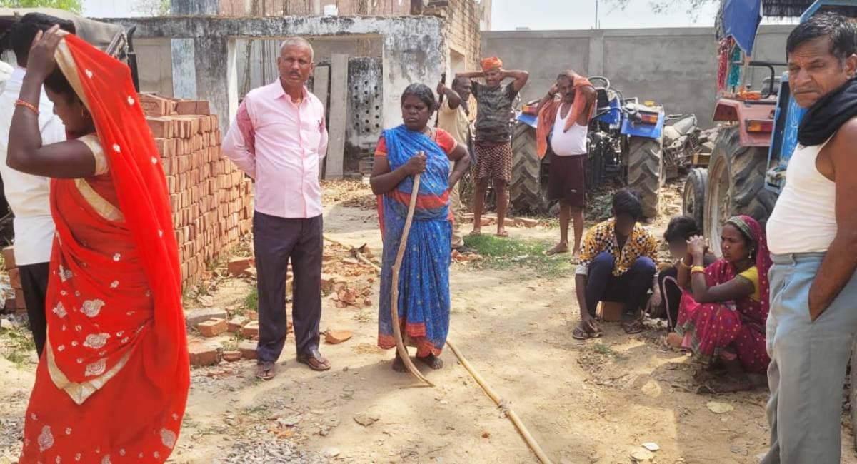 Lakhisarai: नाबालिग प्रेमी जोड़े का घंटों चला ड्रामा, साथ जीने-मरने की कसमें खाकर साथ रहने पर अड़े