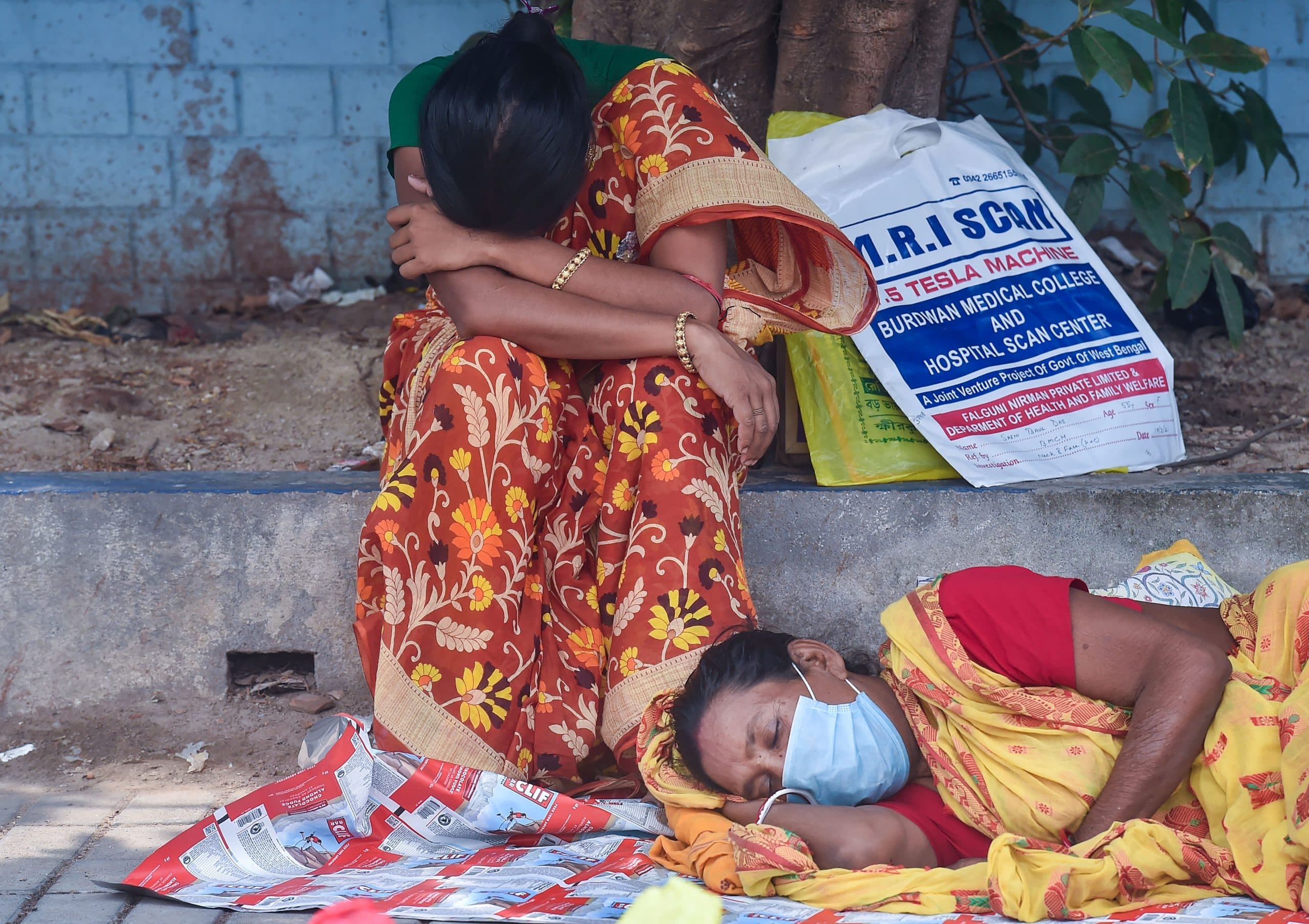 Coronavirus News : मुंबई में पिछले 24 घंटे में कोरोना के सामने आए 7,221 नए मामले, दिल्ली में 81 रेमडिसिविर के साथ 4 गिरफ्तार