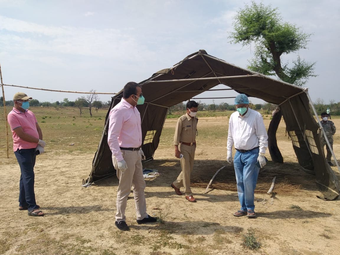 3 कोरोना पॉजिटिव मामलों के बाद प्रशासन ने पलामू के इटहे गांव को किया सील, कंटेनमेंट जोन घोषित