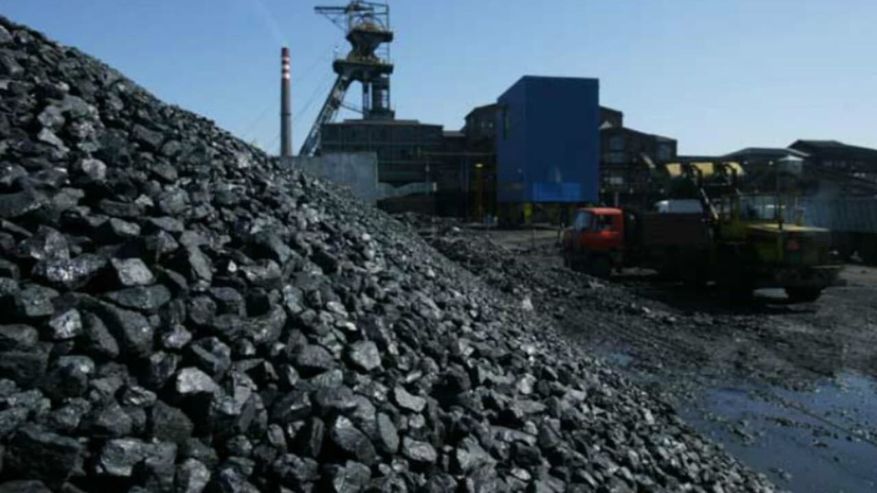 Coal Crisis: क्या गुल होने वाले है आपकी बिजली! 86 बिजली संयंत्रों के पास कोल भंडार सामान्य स्तर से 25% से कम
