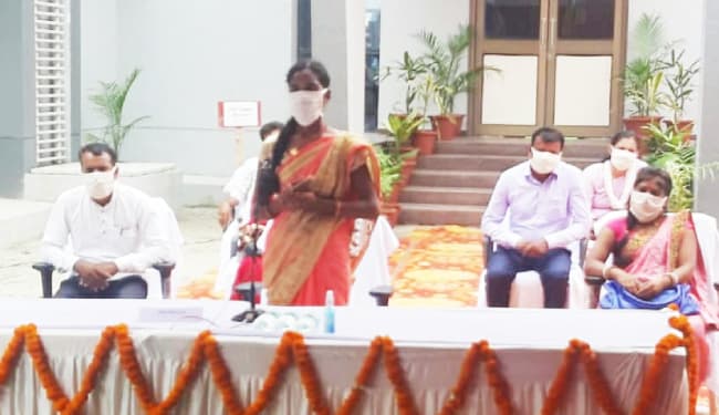 PM नरेंद्र मोदी ने पूर्णिया की बेटी मोनिका के कार्यों से अभिभूत हो किया ट्वीट, कहा- आप पूरे देश की बेटियों की प्रेरणा हैं