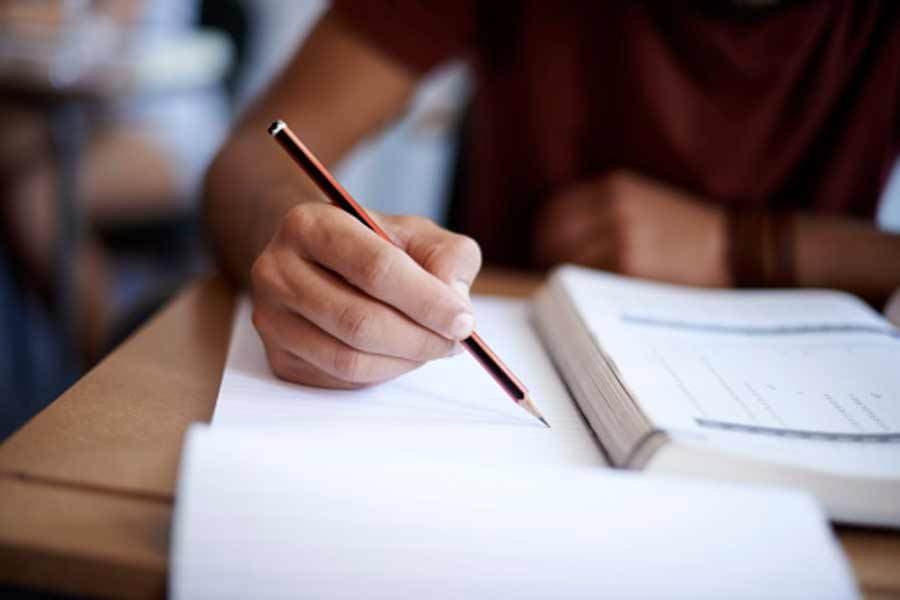 D-Pharma Exam: 69 साल के वृद्ध ने भी दी परीक्षा, सेटिंग नहीं तो हुए फेल