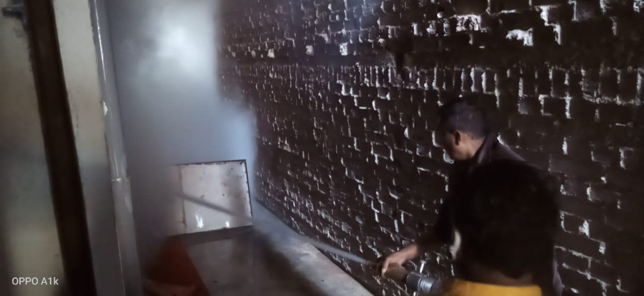 चाईबासा में कपड़ा गोदाम में लगी आग पर पाया गया काबू, लाखों का सामान जलकर राख