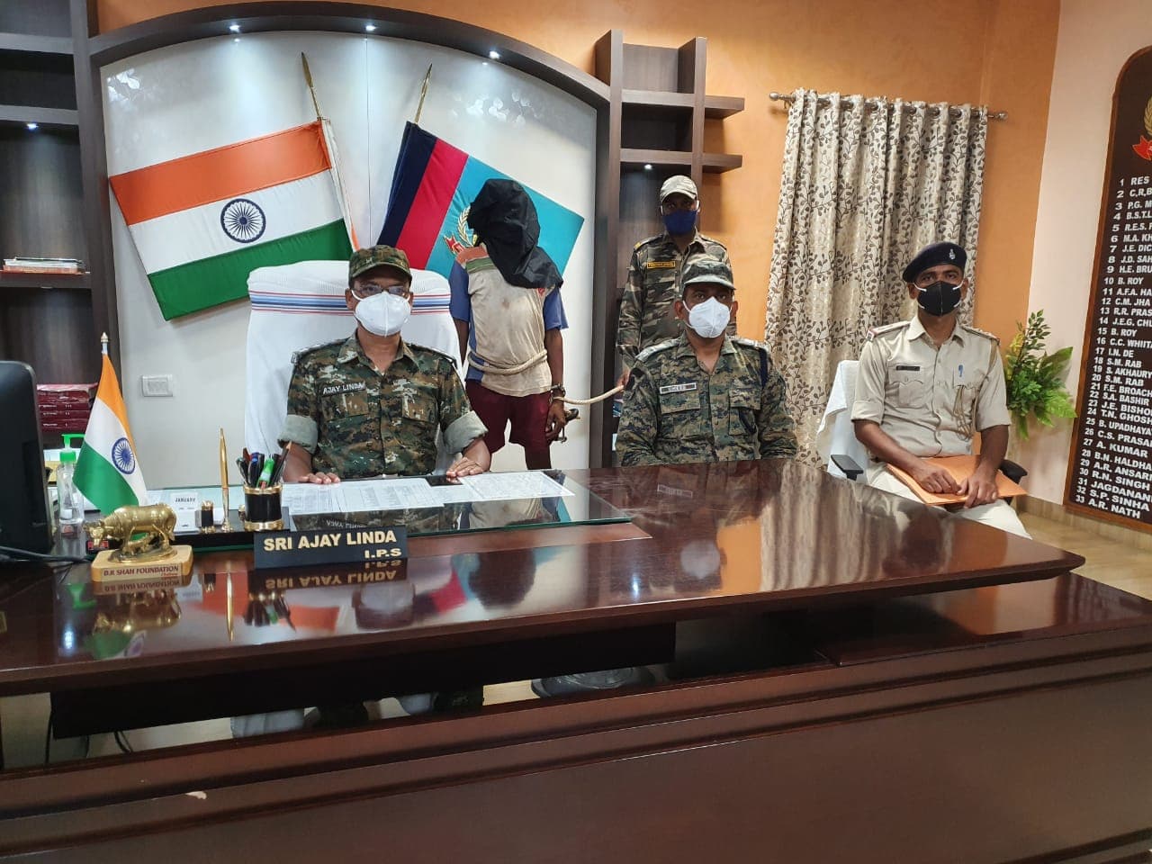 Jharkhand Naxal News : भाकपा माओवादियों के खिलाफ विशेष अभियान में चाईबासा पुलिस को मिली बड़ी सफलता, मुठभेड़ में शामिल एक माओवादी गिरफ्तार, भारी मात्रा में सामान बरामद