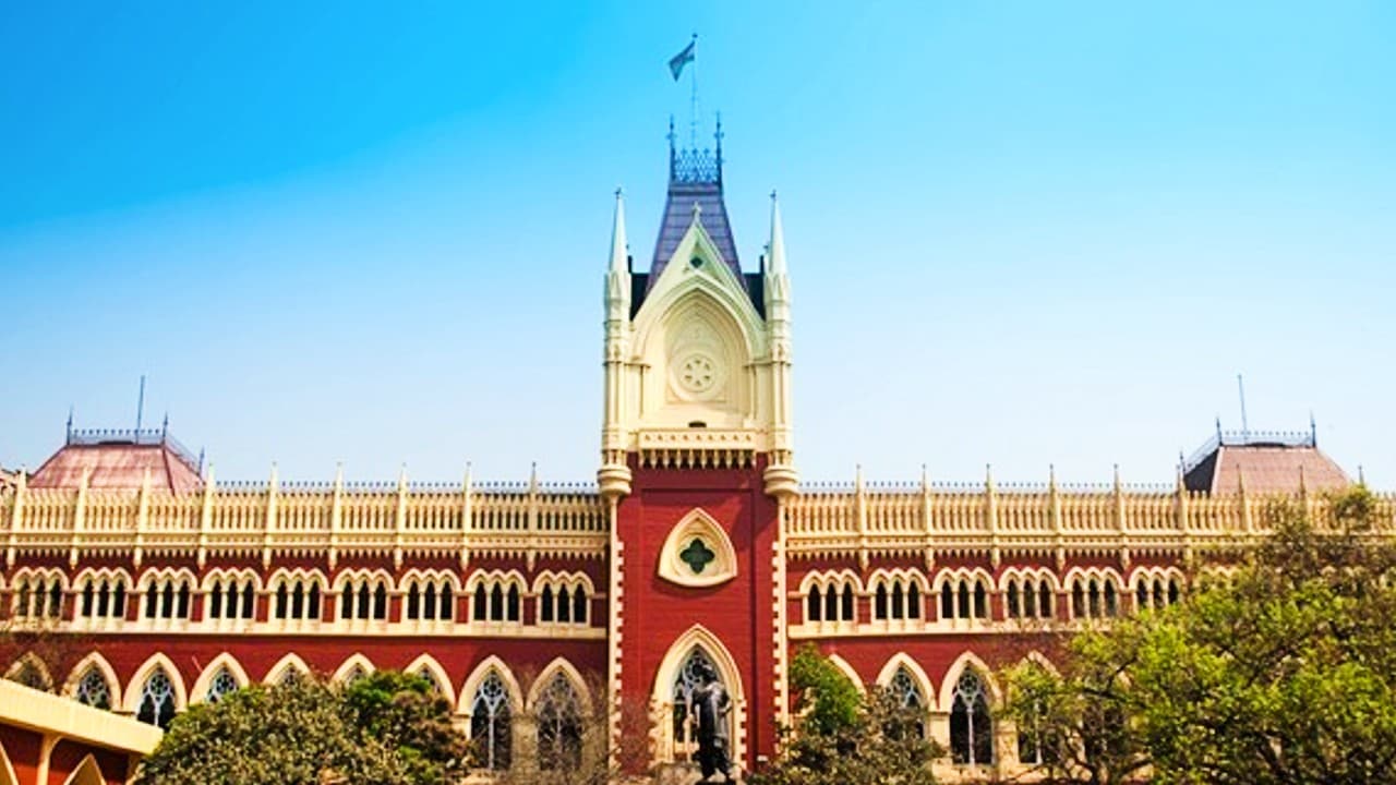 प्राइवेट स्कूलों को हाईकोर्ट का झटका, फीस नहीं जमा होने पर भी छात्र को आने से नहीं रोक सकते