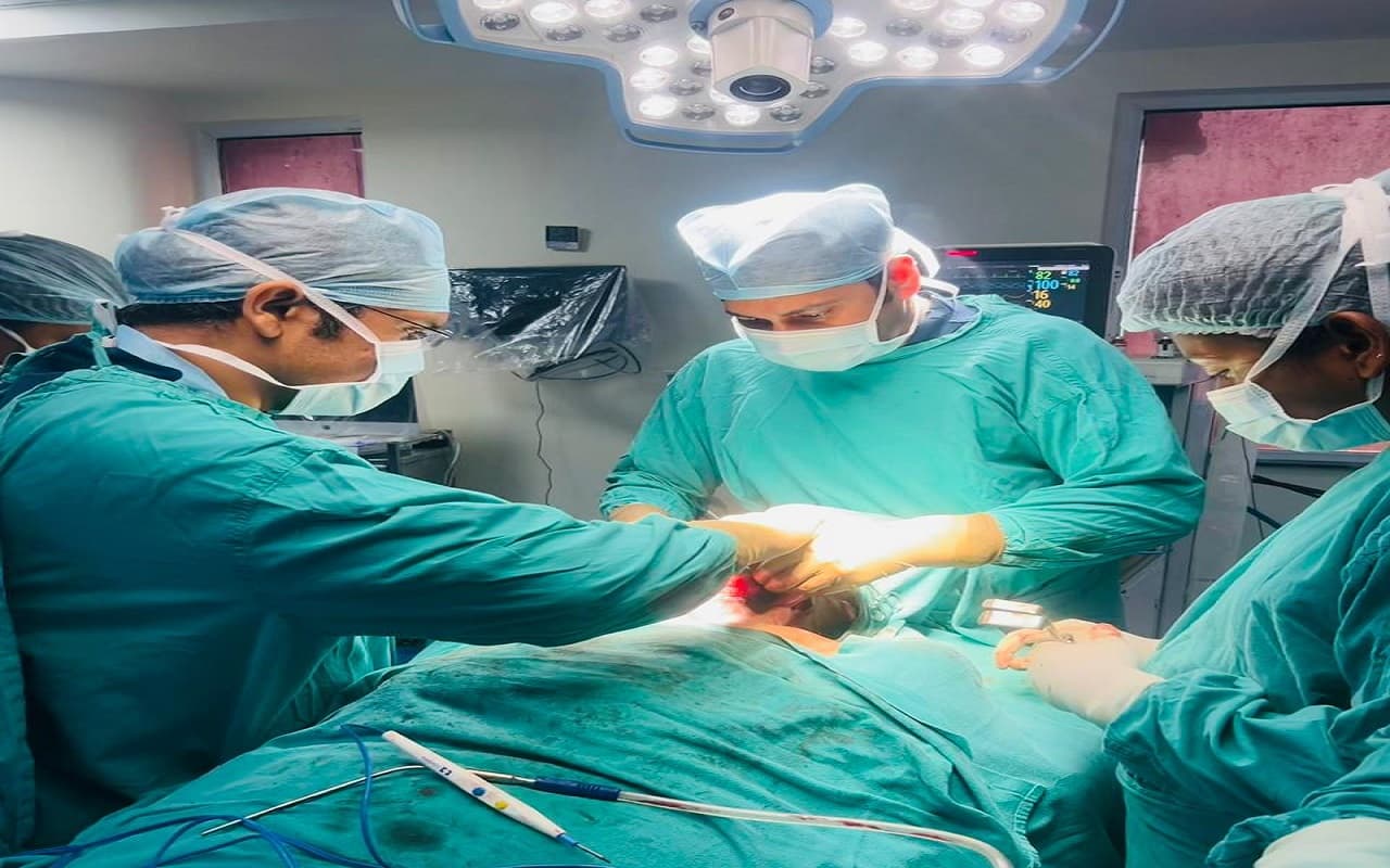 झारखंड-बिहार में पहली बार 3D तकनीक से पूरे जबड़े का ट्रांसप्लांट, कैंसर की वजह से पहले निकाल दिया गया था जबड़ा