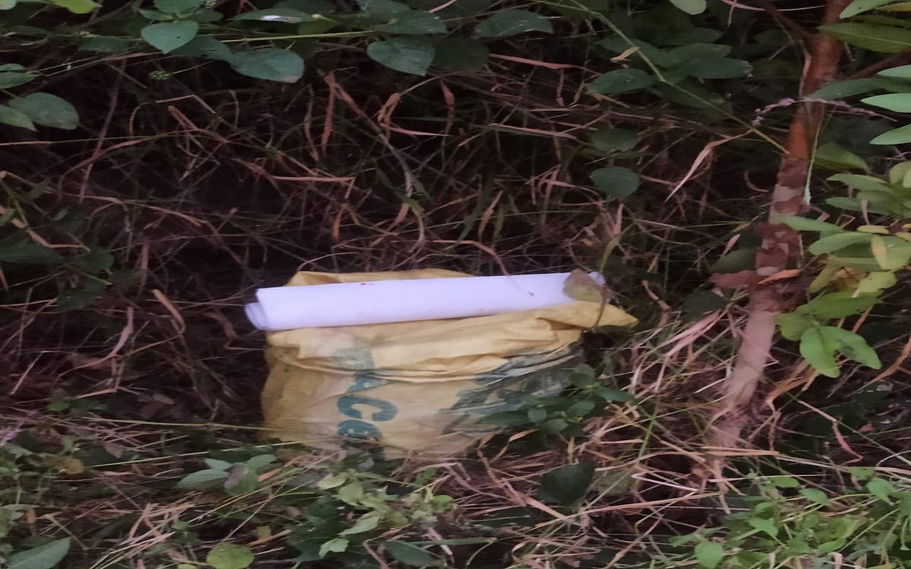 Jharkhand Naxal News: झारखंड में नक्सलियों की बड़ी साजिश नाकाम, हजारीबाग से 40 kg का केन बम बरामद