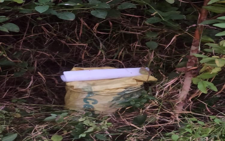 Jharkhand Naxal News: झारखंड में नक्सलियों की बड़ी साजिश नाकाम, हजारीबाग से 40 kg का केन बम बरामद