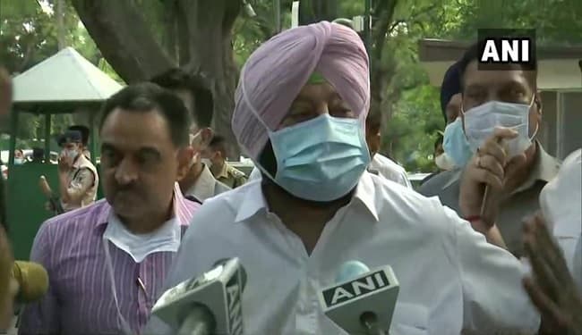 कैप्टन अमरिंदर सिंह ने दिल्ली में सोनिया गांधी से की मुलाकात, कैबिनेट फेरबदल पर हुई चर्चा! कैप्टन अमरिंदर सिंह ने दिल्ली में सोनिया गांधी से की मुलाकात, कैबिनेट फेरबदल पर हुई चर्चा!