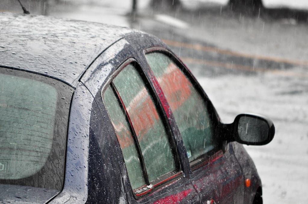Mansoon Car Care Tips: बारिश में ऐसे करें अपनी प्यारी कार की देखभाल