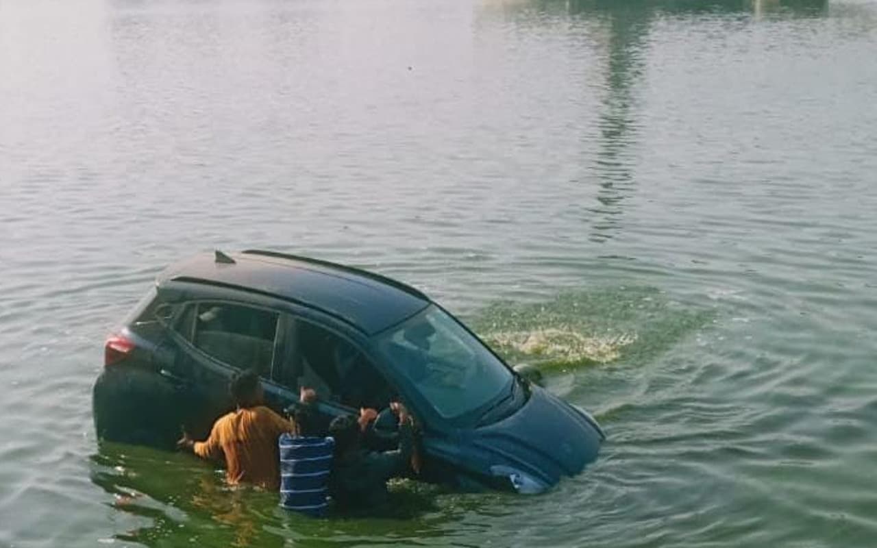 उत्तर बंगाल में बड़ा हादसा, बारात से लौट रही कार पुल से नीचे गिरी, 4 की मौत