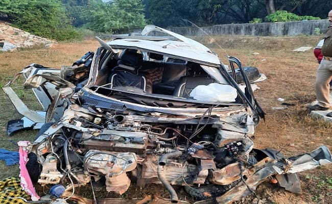 Road Accident Latest News : आगरा-लखनऊ एक्सप्रेस-वे पर कार हादसे में बिहार के दो सगे भाइयों की मौत
