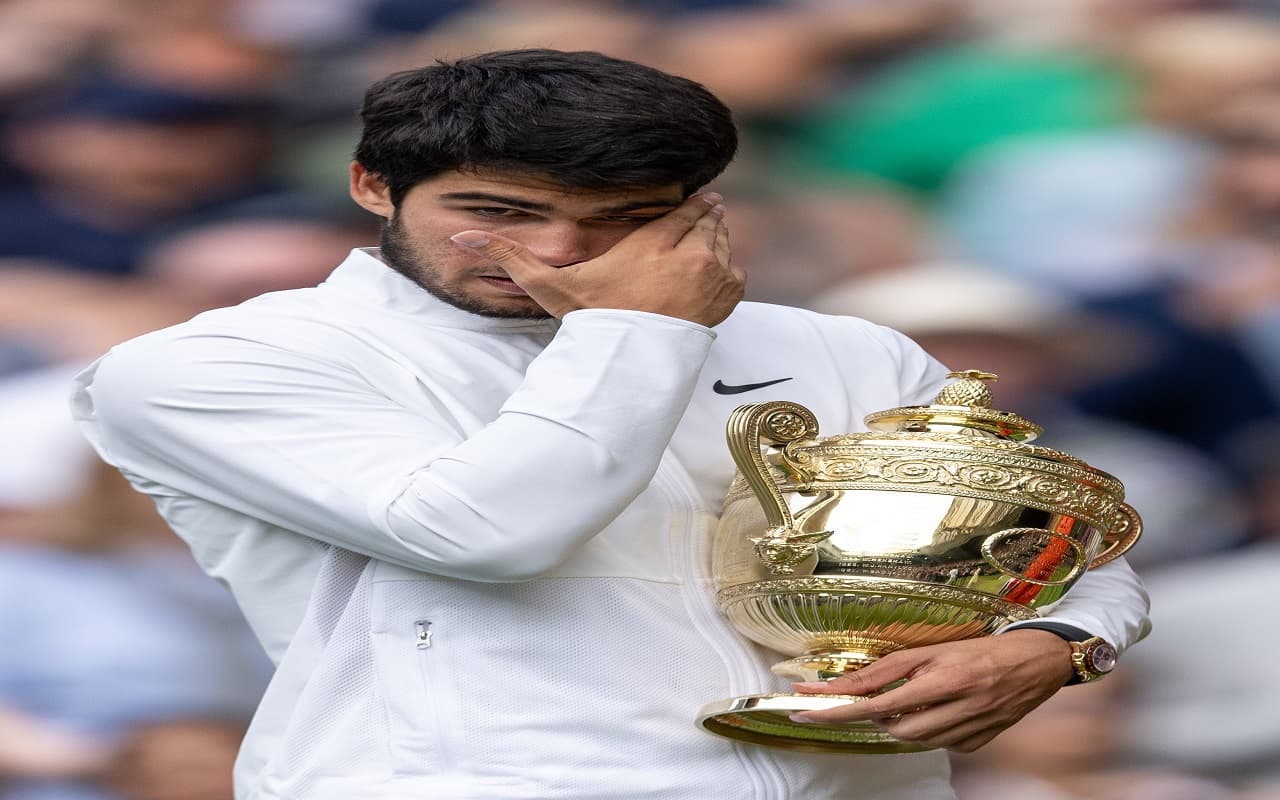 Wimbledon 2023: विंबलडन का खिताब जीत इमोशनल हुए Carlos Alcaraz, देखें नोवाक जोकोविच को कैसे दी मात