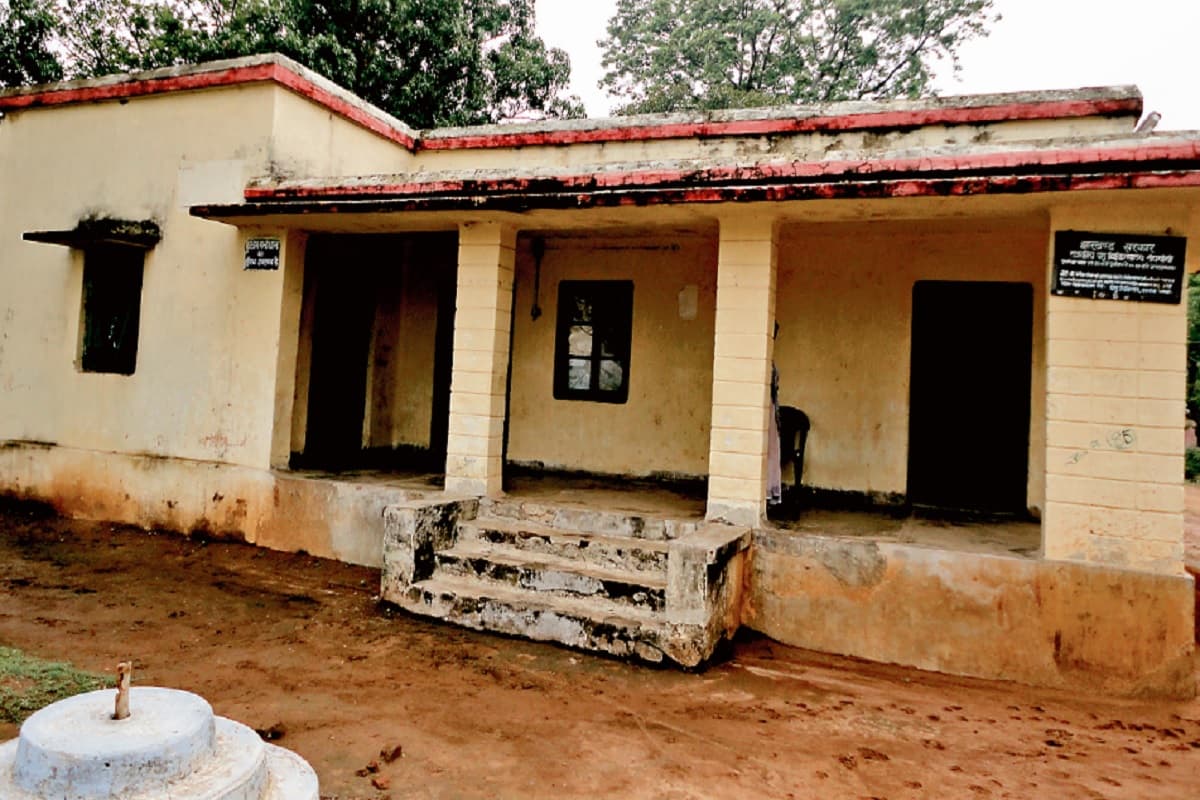 Jharkhand News: भगवान भरोसे धनबाद का पशुपालन विभाग, कहीं डॉक्टर नहीं तो कहीं जरूरी दवाओं का अभाव